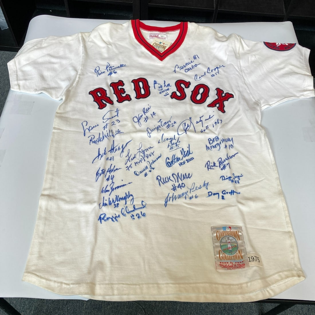 1975 Boston Red Sox Team Signed Jersey Carl Yastrzemski JSA COA 24 Signatures: 1975 Boston Red Sox Team Signed Jersey Carl Yastrzemski JSA COA 24 Signatures Celebrate a piece of baseball history with this stunning 1975 Boston Red Sox AL Champs Team Signed Authentic Mitchell & Ne
