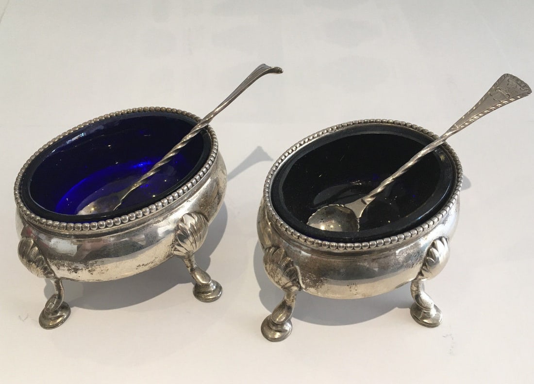 Set of 2 Antique George III Sterling Silver Salt Cellars with Spoons Hennell 1777-1781 (1 of 4)
