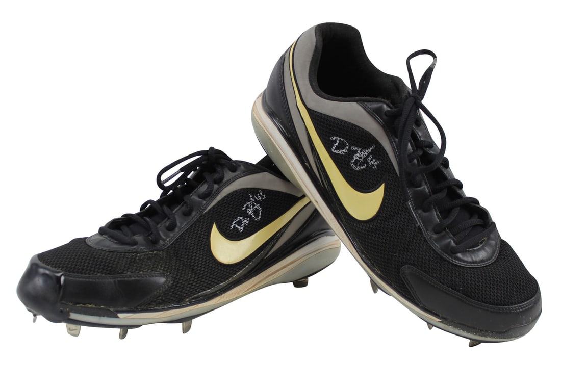 Dan Runzler Signed Game Used Nike Cleats Size 14 COA Beckett (1 of 10)