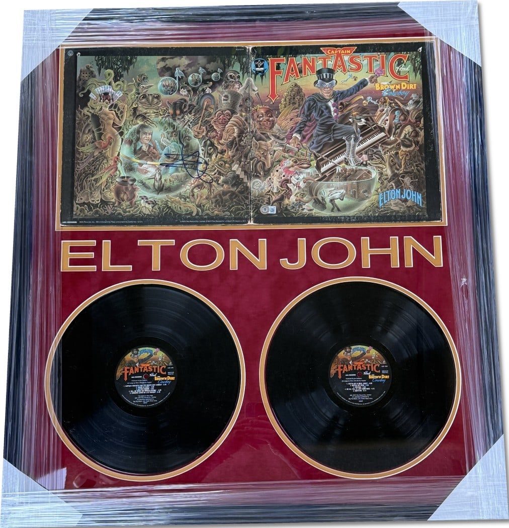 Elton John Signed Captain Fantastic Album Cover Framed Beckett Authenticated (1 of 4)