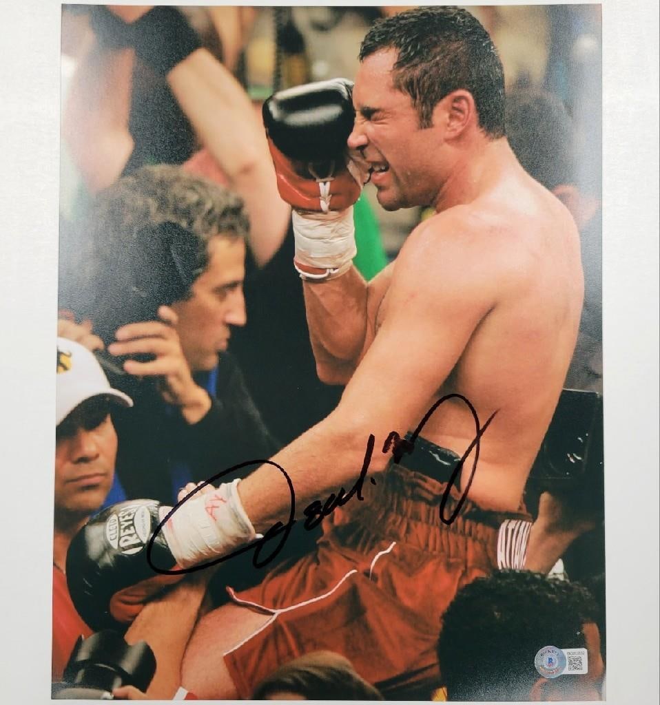 Oscar De La Hoya Signed 11x14 Photo Boxing HOF Beckett BAS Certified (1 of 3)