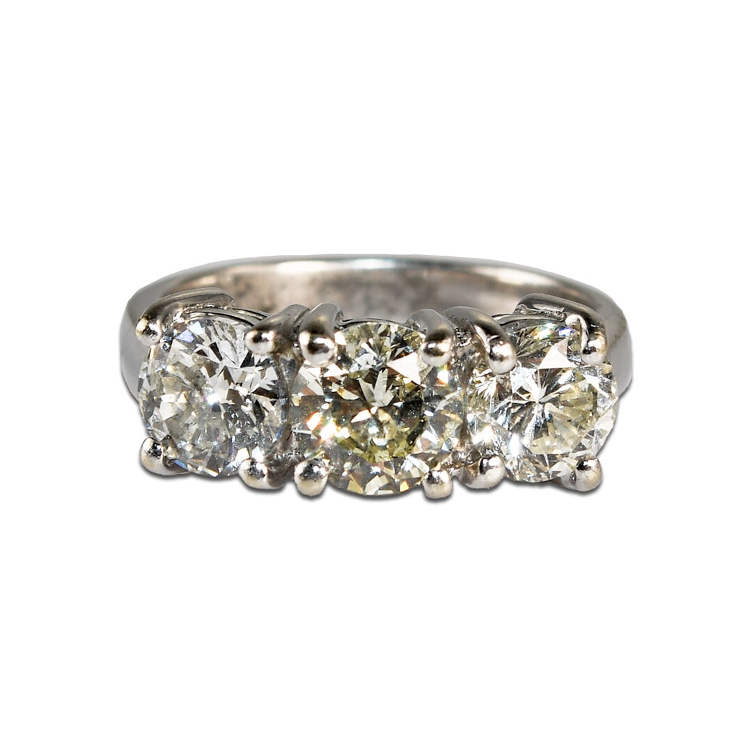 Elegant 14k White Gold Three-Stone Diamond Ring 2.81ctw Size 6 (1 of 13)