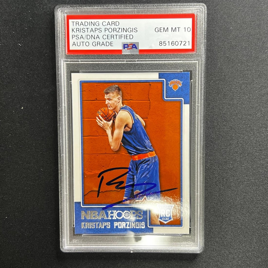 2015-16 Panini Hoops Kristaps Porzingis Signed Card PSA Authenticated (1 of 2)