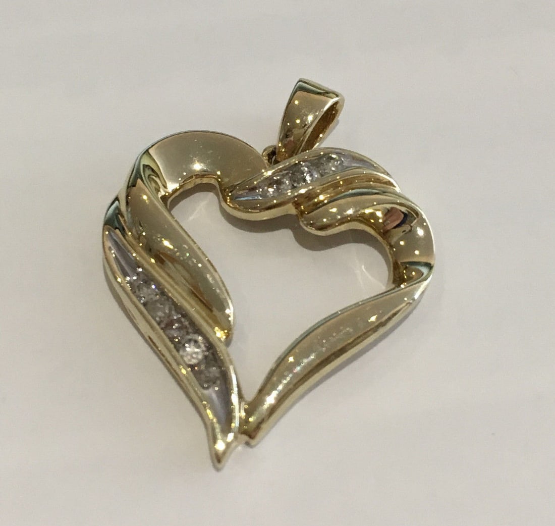 Heart Shaped Diamond Pendant 10k Yellow Gold 0.24ctw (1 of 2)