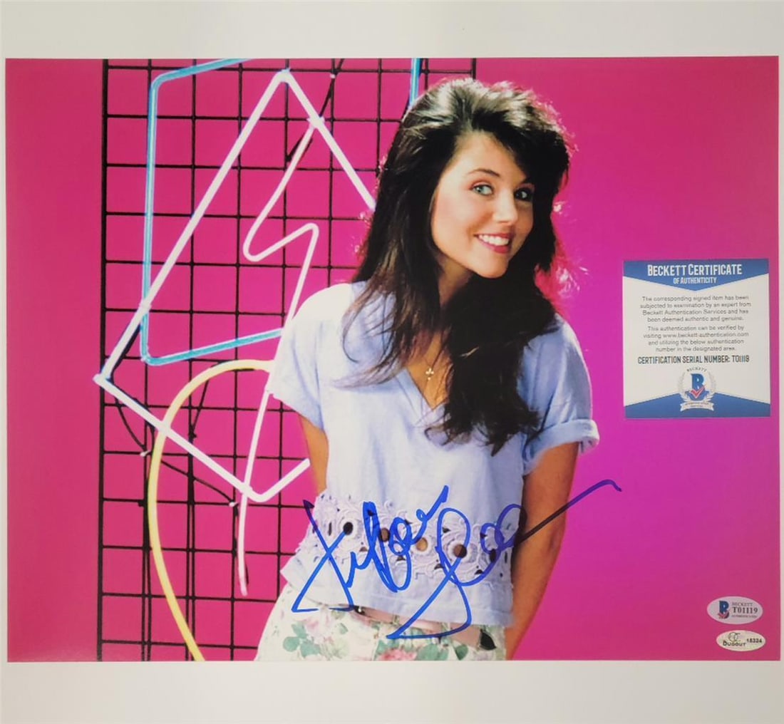 Tiffani Thiessen Signed 11x14 Photo Kelly Kapowski Beckett Authenticated (1 of 4)