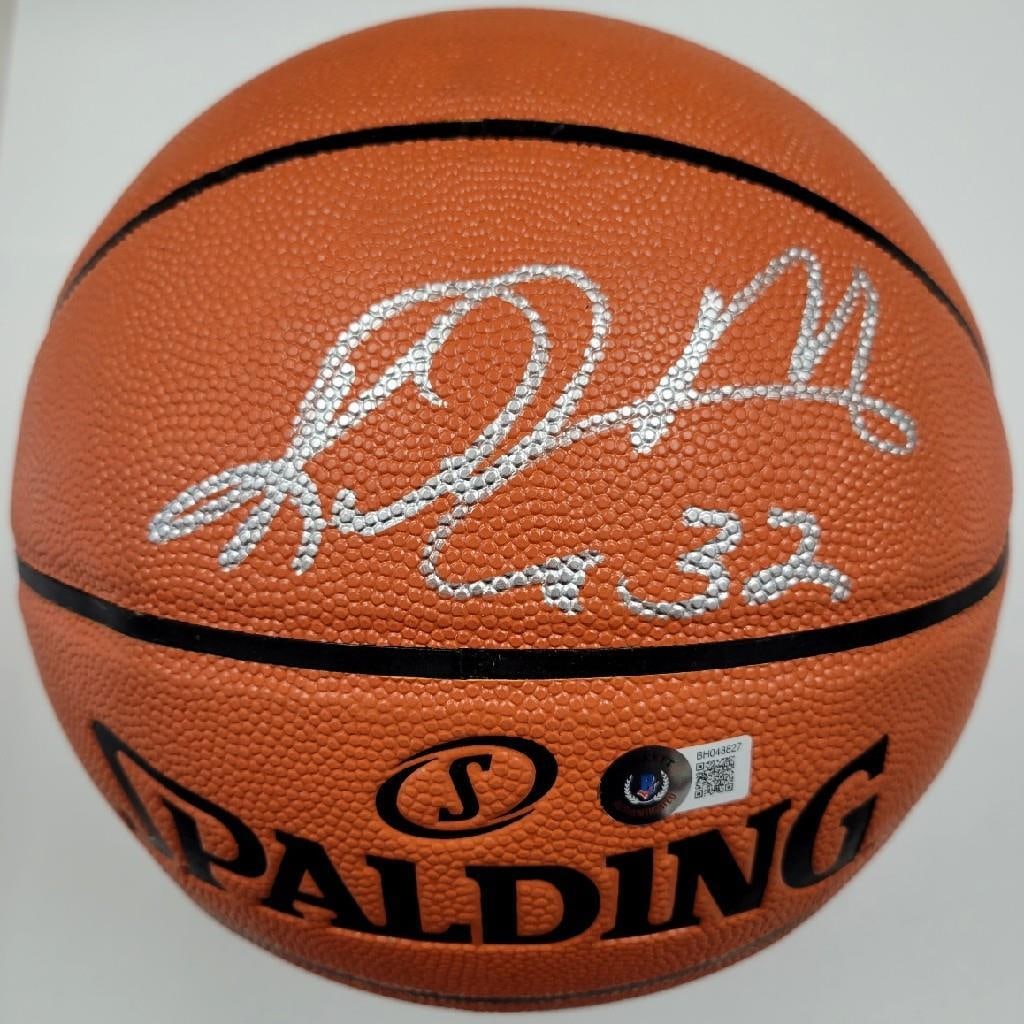 Karl Malone Signed Spalding Basketball Jazz Beckett BAS Authenticated (1 of 3)