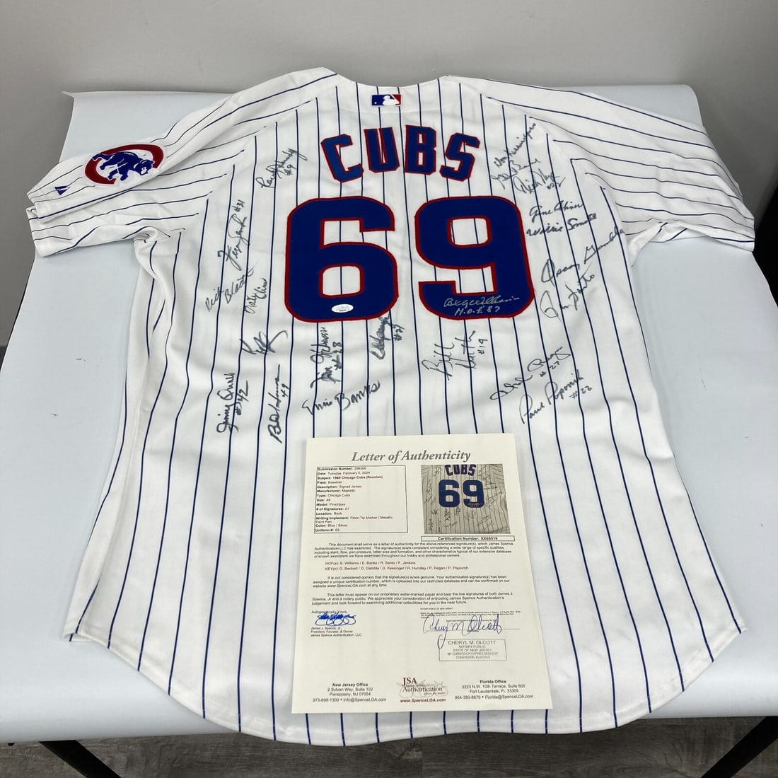 1969 Chicago Cubs Team Signed Jersey 21 Sigs Ernie Banks JSA COA (1 of 13)