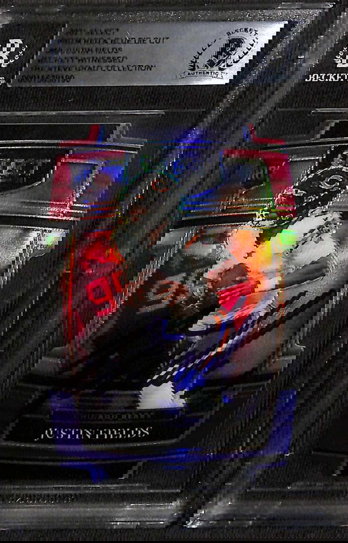 2021 Panini Select #50 Justin Fields Signed Red Blue Die-Cut Prizm Beckett Authenticated (1 of 1)