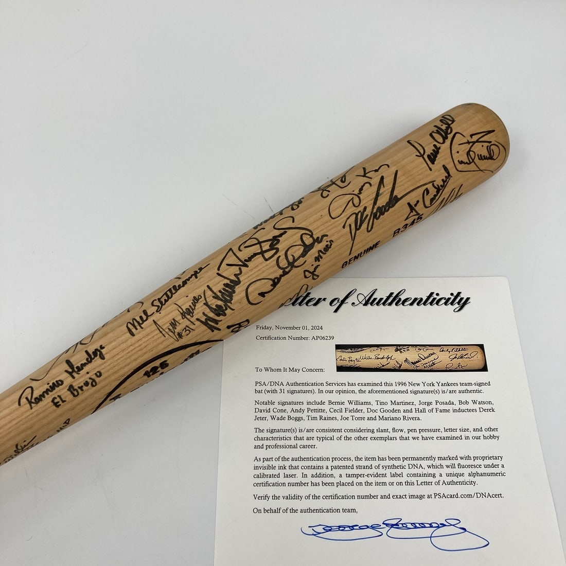 1996 New York Yankees Team Signed Bat Derek Jeter PSA Authenticated (1 of 15)