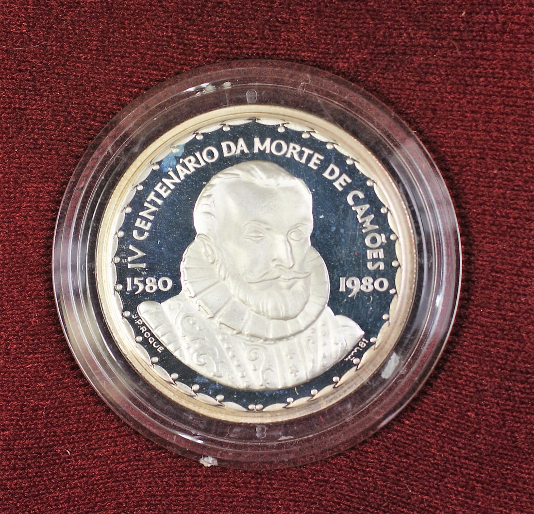 1980 Portugal 1000 Escudos Silver Coin 400th Luis De Camoes Anniversary: 1980 Portugal 1000 Escudos Silver Coin 400th Luis De Camoes Anniversary Celebrate the legacy of Luis De Camoes with this stunning 1980 Portugal 400th Anniversary of his death silver coin. This 1000 Es