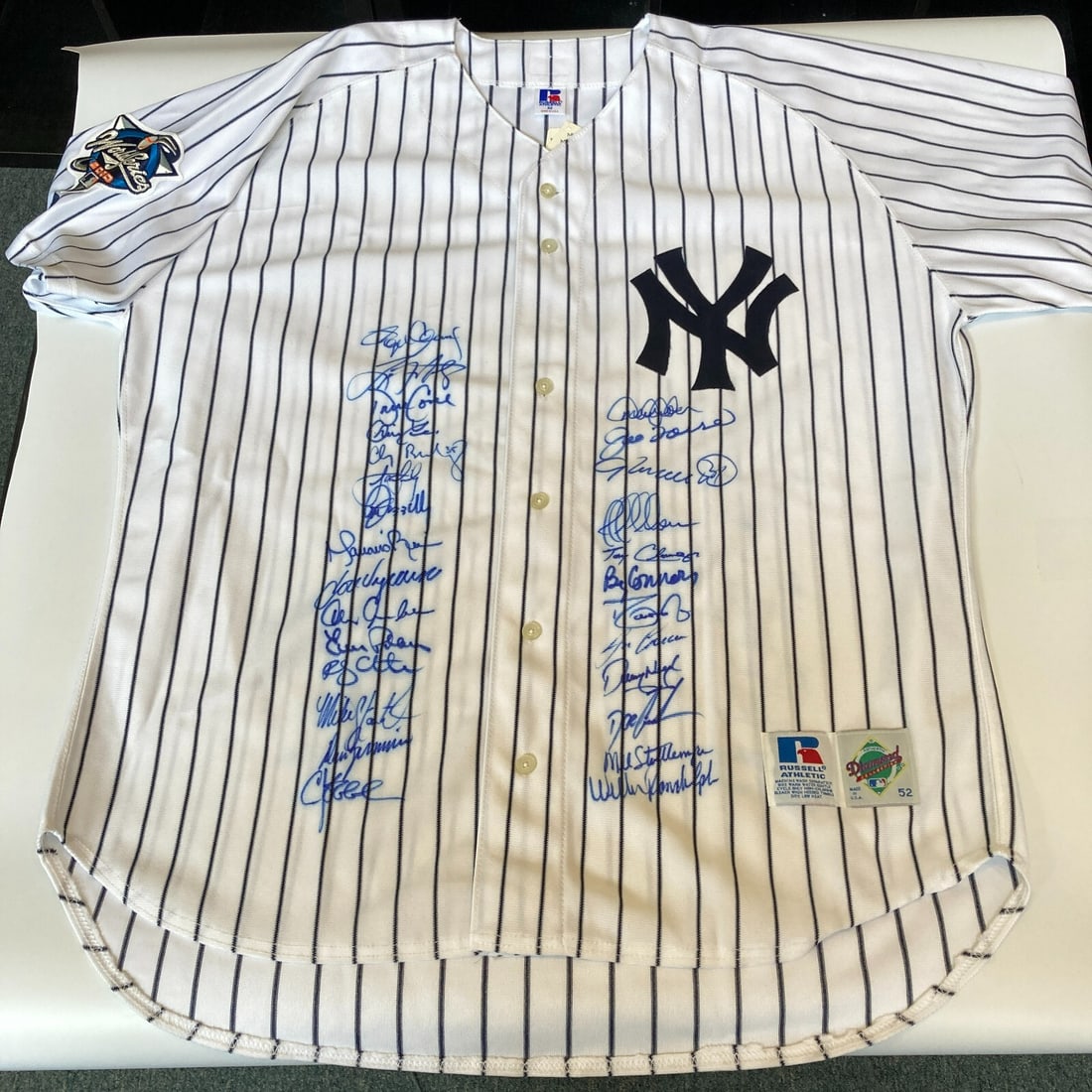 2000 Yankees Jersey Team Signed by 27 with Jeter PSA/DNA (1 of 12)