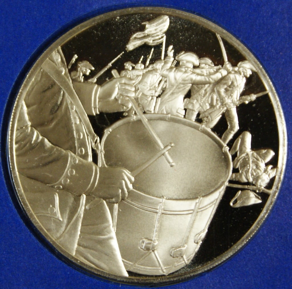 Franklin Mint Colonial Communications Silver Commemorative Medal: Franklin Mint Colonial Communications Silver Commemorative Medal This Colonial Communications Commemorative Medal is a stunning piece crafted from silver, celebrating a significant part of American hi