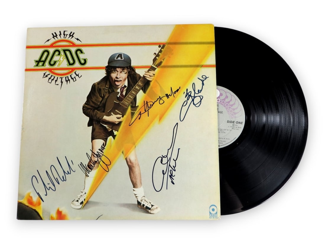 AC/DC High Voltage Signed Album Angus Young Cliff Williams +3 JSA Authenticated: AC/DC High Voltage Signed Album Angus Young Cliff Williams +3 JSA Authenticated Enhance your music memorabilia collection with this AC/DC autographed record album featuring the signatures of legendary