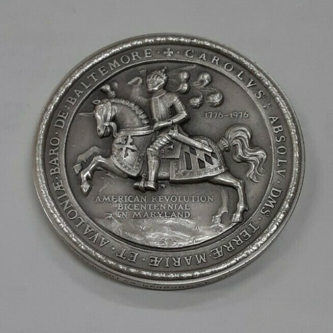 1975 Medallic Art Co. Maryland Bicentennial .925 Silver Medal: 1975 Medallic Art Co. Maryland Bicentennial .925 Silver Medal Celebrate the history of Maryland with this 1975 MACo. 13 Original States Bicentennial Medal. Crafted from .925 silver, this uncirculated