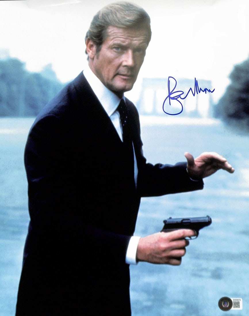 Roger Moore Signed 11x14 James Bond Photo Beckett Certified (1 of 1)