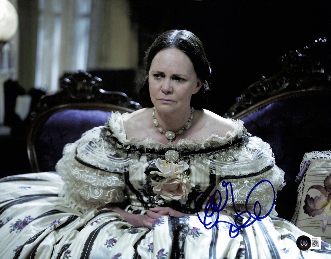 Sally Field Signed 11x14 Photo Mary Todd Lincoln Beckett Authenticated (1 of 1)