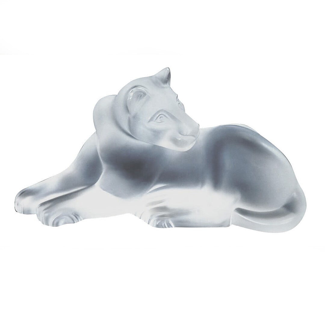 Lalique Crystal Lioness Simba Signed Figurine Retired 1989: Lalique Crystal Lioness Simba Signed Figurine Retired 1989 This exquisite Lalique glass figurine depicts the graceful Lioness Simba, a retired piece that showcases the artistry of Marie Claude Lalique
