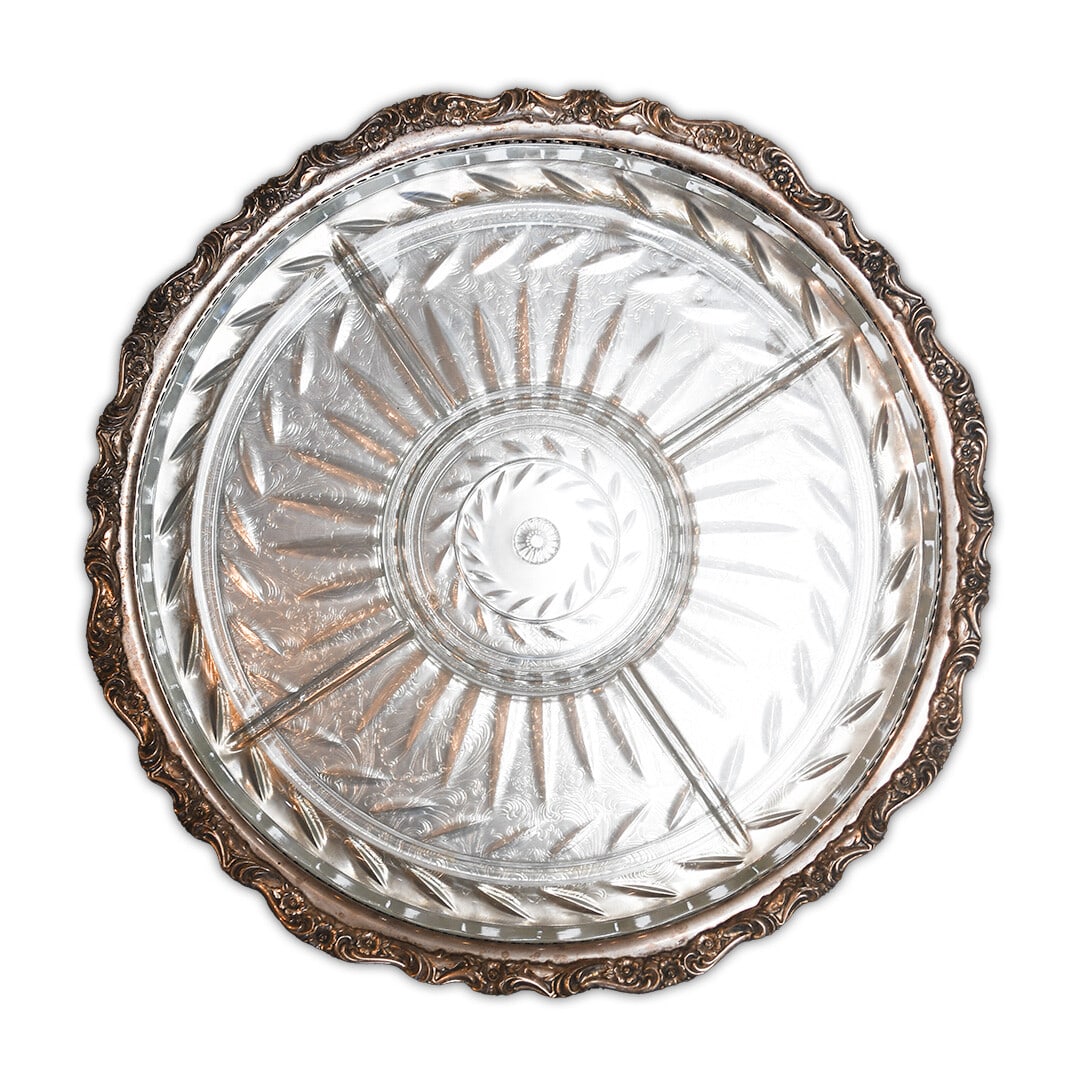 Victorian Style Lazy Susan Silver Plate Ornate Poppy Design: Victorian Style Lazy Susan Silver Plate Ornate Poppy Design Experience the elegance of the Victorian era with this exquisite Lazy Susan, beautifully crafted in silver plate featuring a stunning ornate