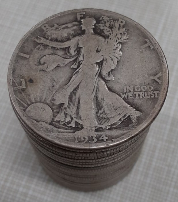 1934-D Walking Liberty Half Dollar Roll of 20 90% Silver Coins: 1934-D Walking Liberty Half Dollar Roll of 20 90% Silver Coins This offering features a roll of 20 1934-D Walking Liberty Half Dollars, each composed of 90% silver. These coins are circulated and pres