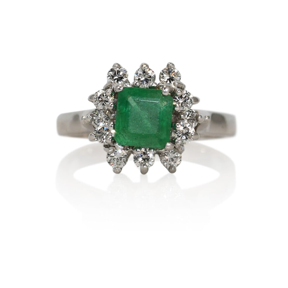Elegant 14K White Gold Emerald Diamond Ring 0.65ct (1 of 8)