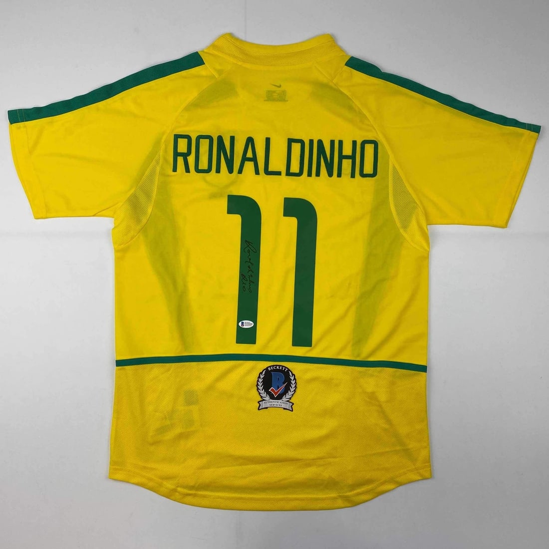 Ronaldinho Signed Brazil Yellow Soccer Jersey Beckett Authenticated (1 of 4)