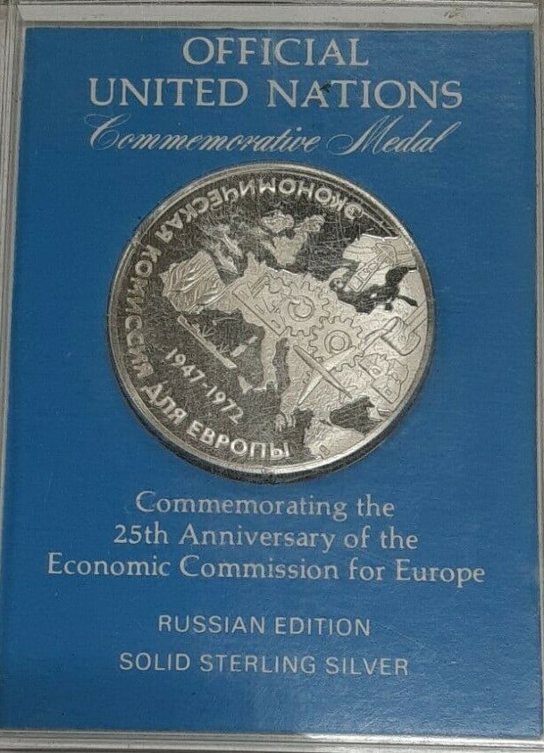1972 Franklin Mint United Nations 25th Anniversary Silver Medal Russia Edition: 1972 Franklin Mint United Nations 25th Anniversary Silver Medal Russia Edition Commemorate the 25th Anniversary of the United Nations with this exquisite 1972 ECE Sterling Silver Medal from the Russia