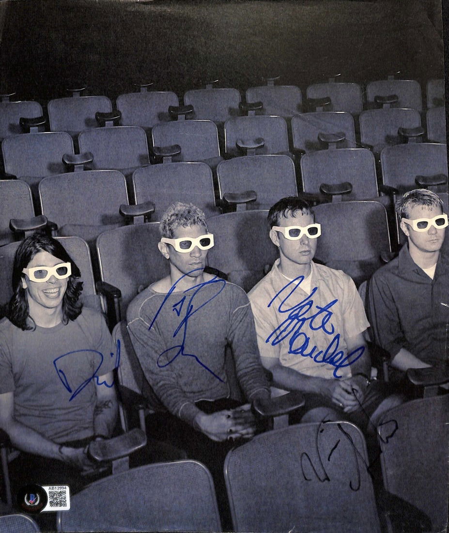 Foo Fighters Vintage Signed Magazine Photo with Beckett LOA (1 of 1)