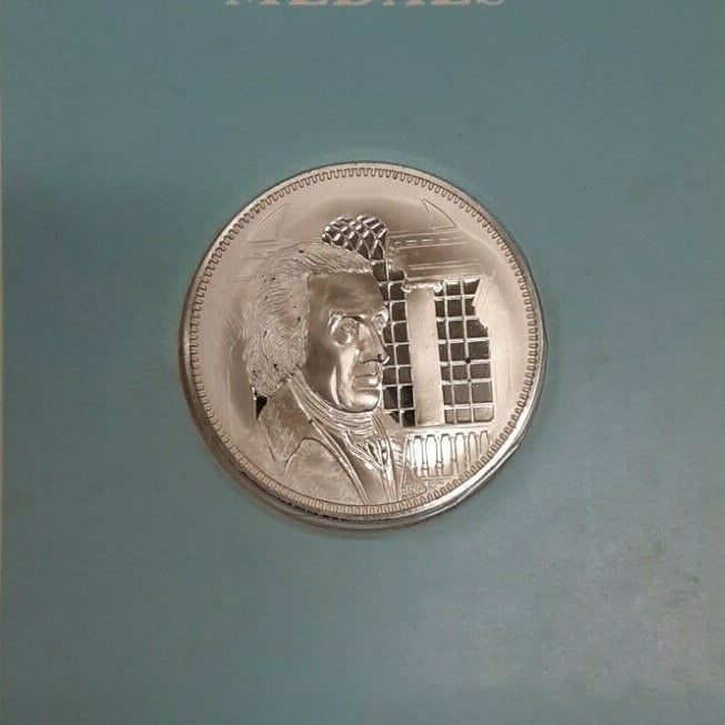 Sterling Silver Medal Honoring Robt T Paine by Franklin Mint in Card: Sterling Silver Medal Honoring Robt T Paine by Franklin Mint in Card This un-used Franklin Mint sterling silver medal honors the signers of the Declaration of Independence and features Robt. T. Paine.