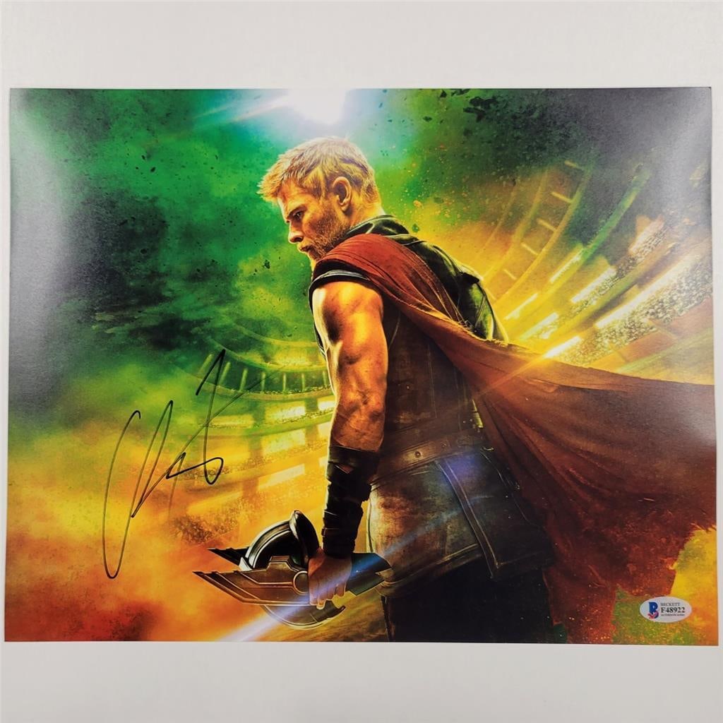 Chris Hemsworth Signed Marvel Thor 11x14 Photo Beckett Certified (1 of 3)