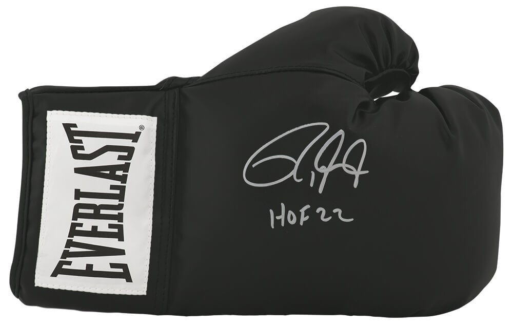 Roy Jones Jr. Signed Everlast Boxing Glove HOF 22 with COA: Roy Jones Jr. Signed Everlast Boxing Glove HOF 22 with COA This is an authentic Roy Jones Jr. signed Everlast black boxing glove featuring the inscription 'HOF 22'. A notable collectible for boxing en