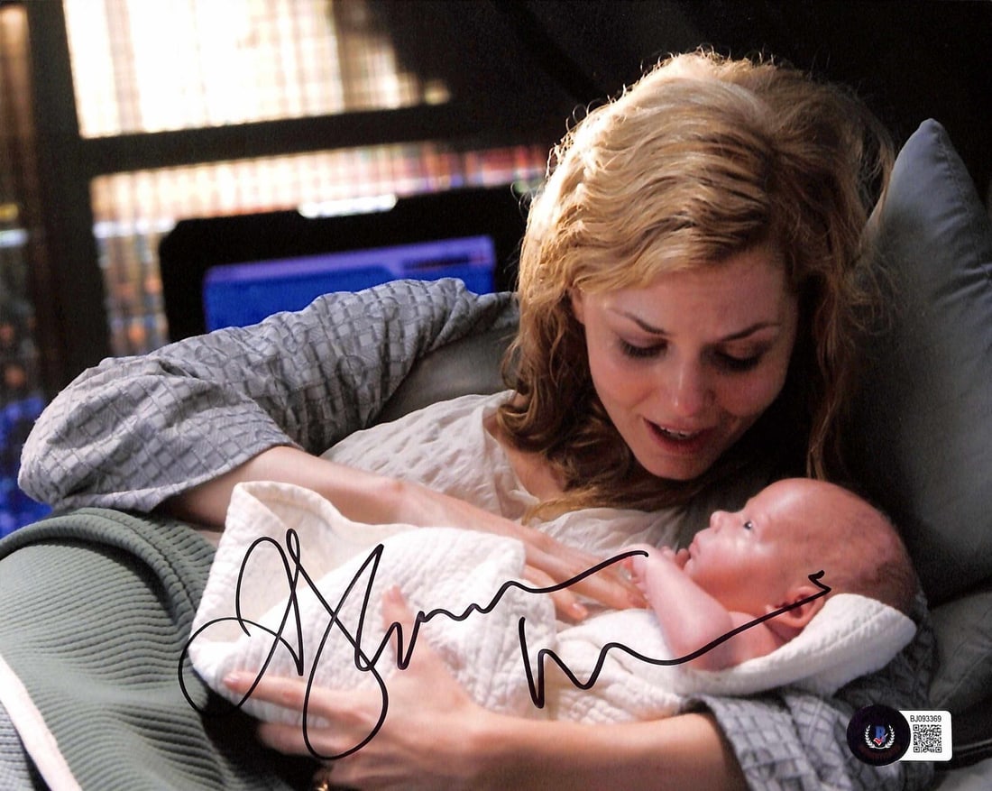 Jennifer Morrison Signed 8x10 Star Trek Photo Beckett Certified: Jennifer Morrison Signed 8x10 Star Trek Photo Beckett Certified This autographed 8x10 photograph features Jennifer Morrison, who portrayed Kirk's mother in Star Trek The Movie. The photo is signed in
