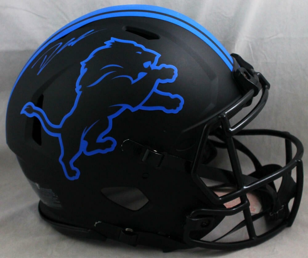 D'Andre Swift Autographed Detroit Lions Eclipse Helmet Fanatics Authenticated: D'Andre Swift Autographed Detroit Lions Eclipse Helmet Fanatics Authenticated This is an authentic full-size Eclipse helmet signed by D'Andre Swift, the talented player from the Detroit Lions. The hel