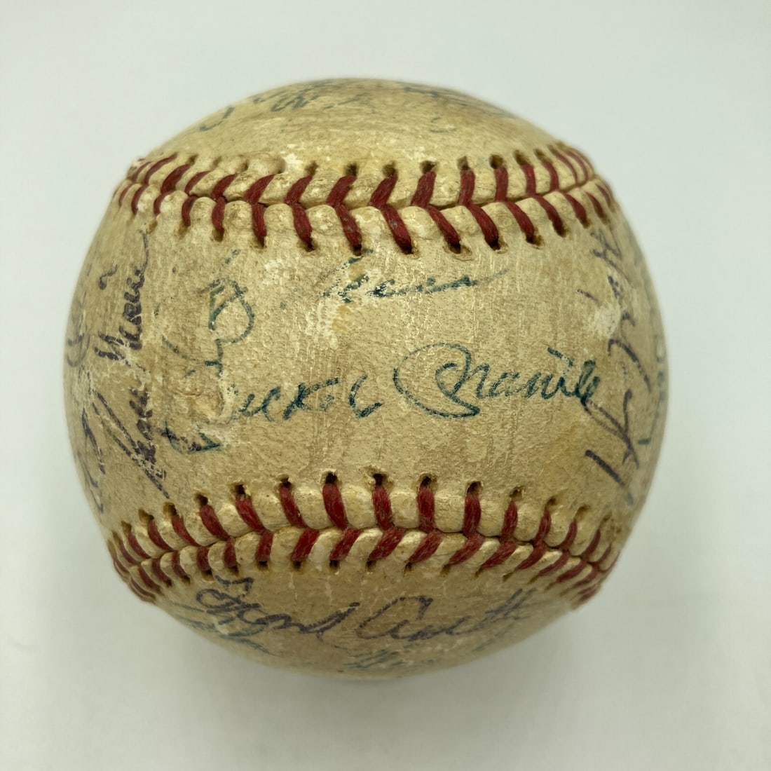 1961 New York Yankees Team Signed Baseball with Mantle Maris JSA COA (1 of 11)