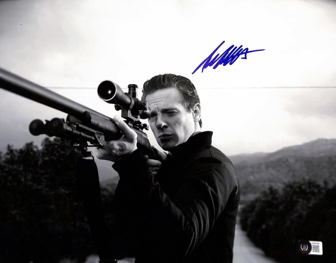 Jacob Pitts Justified Signed 11x14 Photo Beckett Certified: Jacob Pitts Justified Signed 11x14 Photo Beckett Certified This striking 11x14 photograph features Jacob Pitts, known for his role as "U.S. Marshal Tim Gutterson" in the acclaimed TV series Justified.