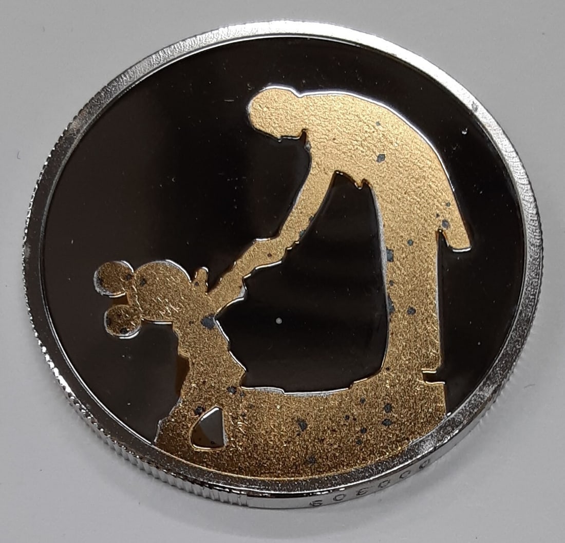 1990 Disney Fantasia 50th Anniversary 1oz Silver Round Rarities Mint: 1990 Disney Fantasia 50th Anniversary 1oz Silver Round Rarities Mint Celebrate the magic of Disney with this exquisite 1990 50th Anniversary of Disney's Fantasia 1oz Silver Round featuring the iconic