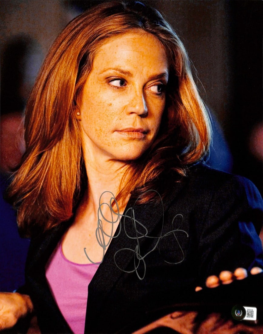 Ally Walker Signed Sons of Anarchy 11x14 Photograph Beckett Certified: Ally Walker Signed Sons of Anarchy 11x14 Photograph Beckett Certified This striking 11x14 photograph features actress Ally Walker, known for her role as "June Stahl" in the acclaimed TV series Sons of