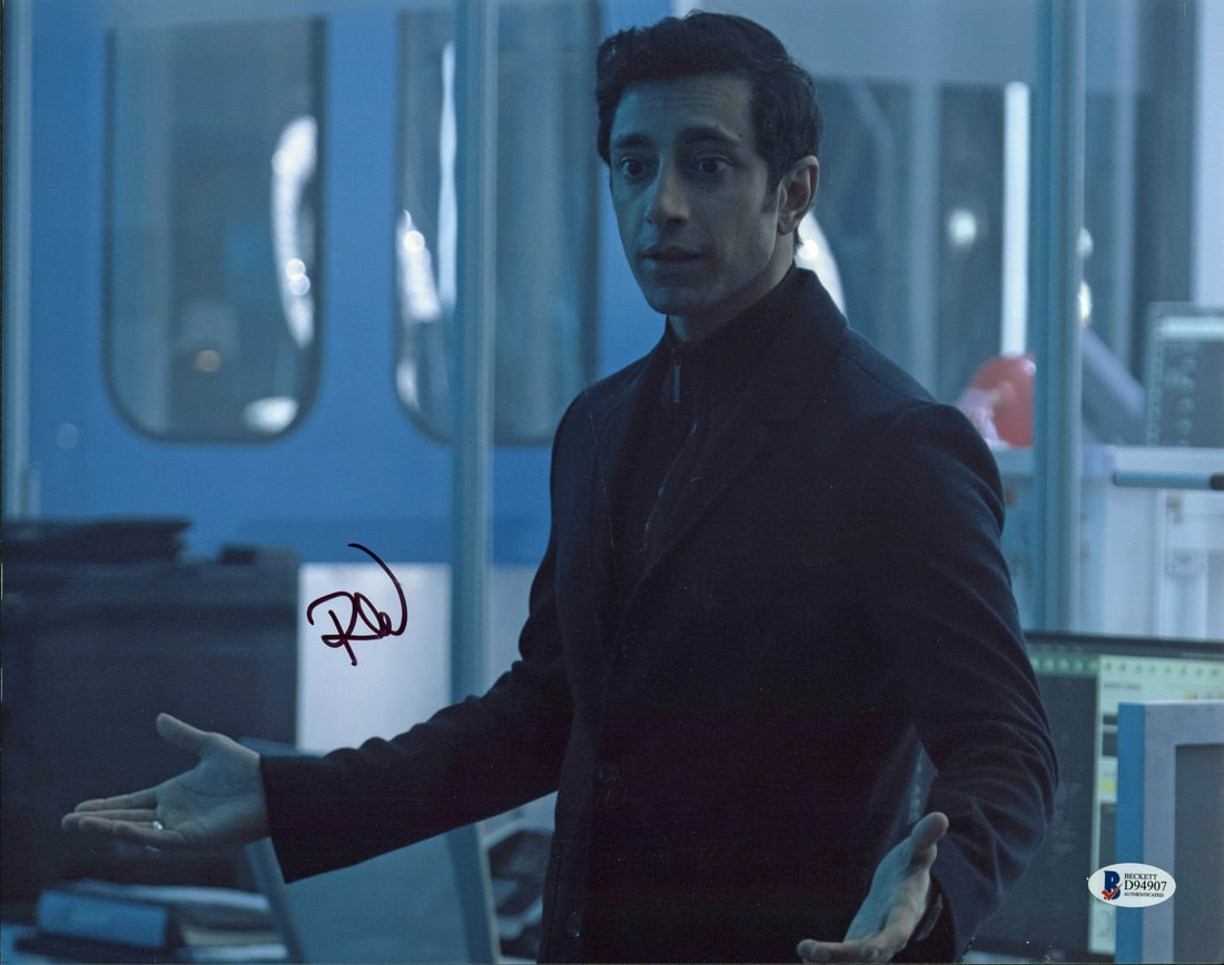 Riz Ahmed Venom Signed 11x14 Photo BAS Authenticated COA: Riz Ahmed Venom Signed 11x14 Photo BAS Authenticated COA This stunning 11x14 photo features an authentic signature from Riz Ahmed, known for his role in Venom. Each photo is personally signed and come