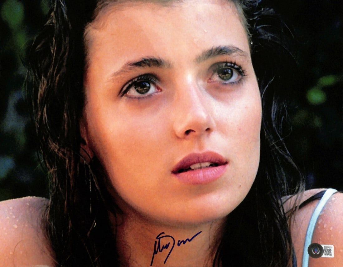 Mia Sara Signed 11x14 Ferris Bueller Photo Beckett Authenticated: Mia Sara Signed 11x14 Ferris Bueller Photo Beckett Authenticated This is an autographed 11x14 photograph of Mia Sara, who portrayed Sloane Peterson in the classic film Ferris Bueller's Day Off. The si