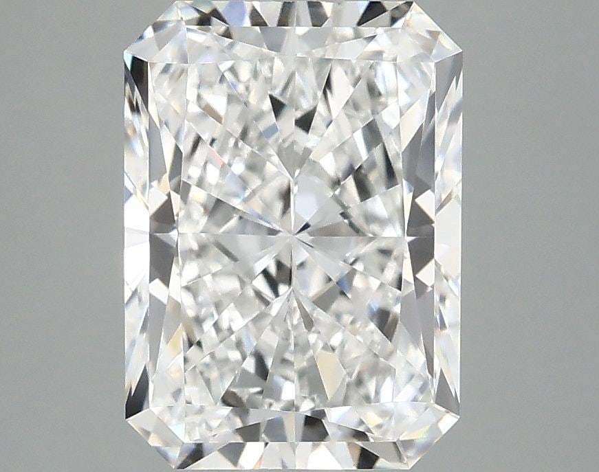Loose Diamond - RADIANT 3.08ct D VVS2: Loose Diamond - RADIANT 3.08ct D VVS2 Source: This is a real non-mined Diamond that has been grown in a lab Shape: RADIANT Carats: 3.08 Color: D Clarity: VVS2 Certification: IGI Video: