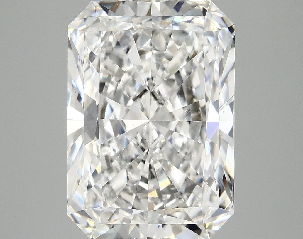 Loose Diamond - RADIANT 5.04ct E VS1: Loose Diamond - RADIANT 5.04ct E VS1 Source: This is a real non-mined Diamond that has been grown in a lab Shape: RADIANT Carats: 5.04 Color: E Clarity: VS1 Certification: GSI Video: