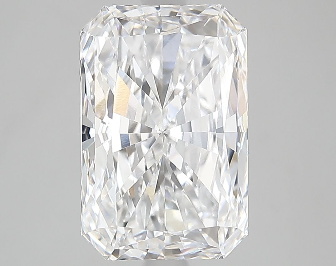 Loose Diamond - RADIANT 4.01ct E VVS2: Loose Diamond - RADIANT 4.01ct E VVS2 Source: This is a real non-mined Diamond that has been grown in a lab Shape: RADIANT Carats: 4.01 Color: E Clarity: VVS2 Certification: GIA Additional images avai
