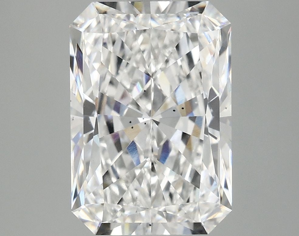 Loose Diamond - RADIANT 4.09ct E VS2: Loose Diamond - RADIANT 4.09ct E VS2 Source: This is a real non-mined Diamond that has been grown in a lab Shape: RADIANT Carats: 4.09 Color: E Clarity: VS2 Certification: IGI Video: