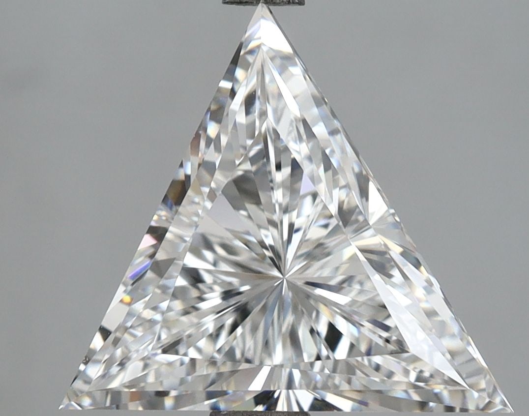 Loose Diamond - TRIANGULAR 3.07ct D VVS2: Loose Diamond - TRIANGULAR 3.07ct D VVS2 Source: This is a real non-mined Diamond that has been grown in a lab Shape: TRIANGULAR Carats: 3.07 Color: D Clarity: VVS2 Certification: IGI Video: