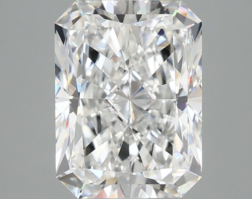 Loose Diamond - RADIANT 3.06ct D VS1: Loose Diamond - RADIANT 3.06ct D VS1 Source: This is a real non-mined Diamond that has been grown in a lab Shape: RADIANT Carats: 3.06 Color: D Clarity: VS1 Certification: IGI Additional images availa