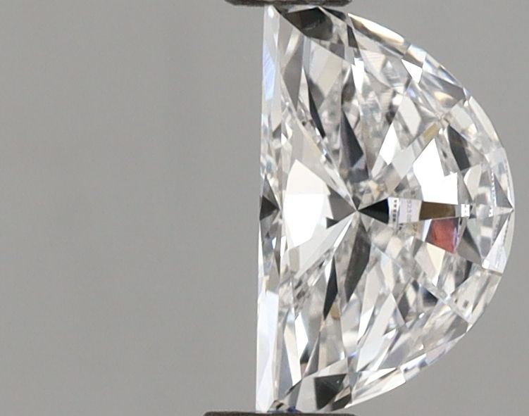 Loose Diamond - HALF MOON 0.6ct E VVS2 (1 of 1)