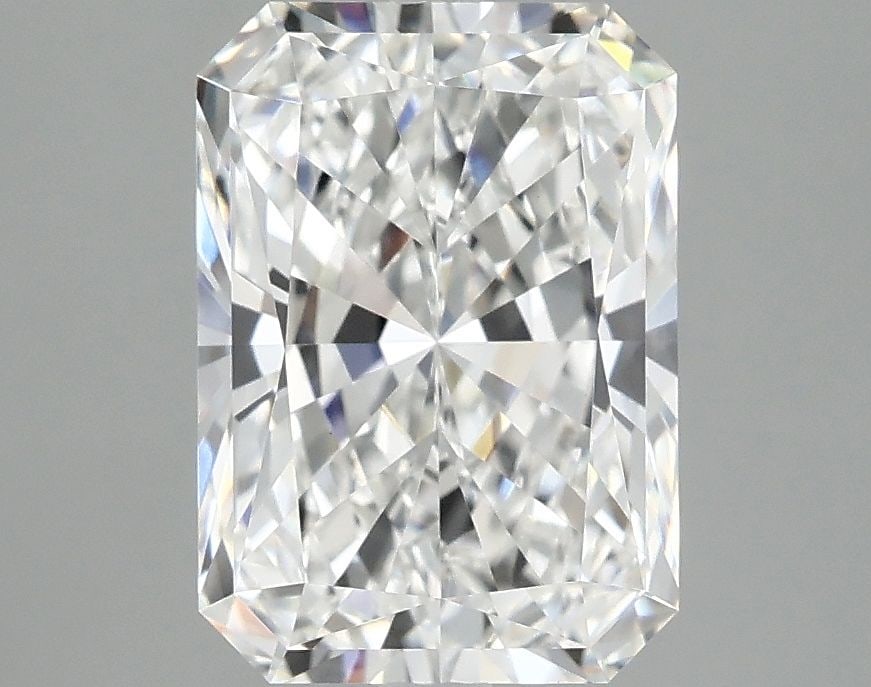 Loose Diamond - RADIANT 3.04ct D VS1: Loose Diamond - RADIANT 3.04ct D VS1 Source: This is a real non-mined Diamond that has been grown in a lab Shape: RADIANT Carats: 3.04 Color: D Clarity: VS1 Certification: IGI Video: