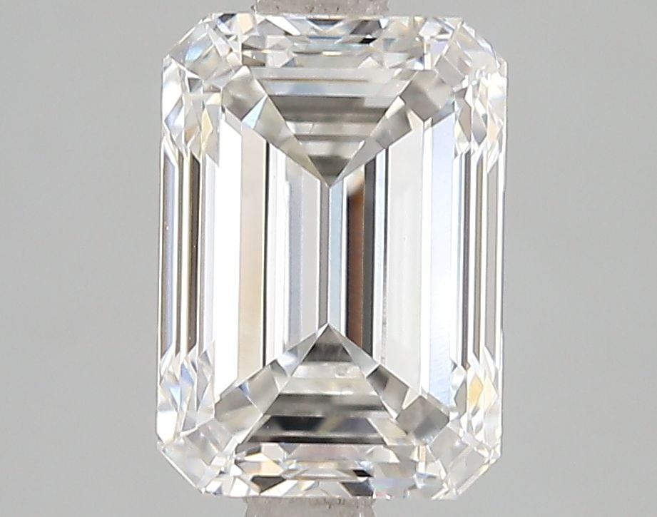 Loose Diamond - EMERALD 3.1ct G VS1: Loose Diamond - EMERALD 3.1ct G VS1 Source: This is a real non-mined Diamond that has been grown in a lab Shape: EMERALD Carats: 3.1 Color: G Clarity: VS1 Certification: IGI Video: