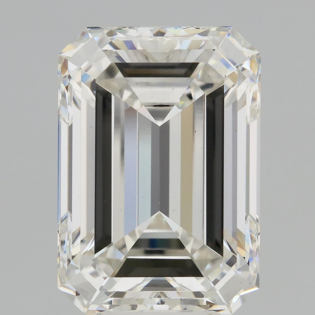 Loose Diamond - EMERALD 9.02ct G VS1: Loose Diamond - EMERALD 9.02ct G VS1 Source: This is a real non-mined Diamond that has been grown in a lab Shape: EMERALD Carats: 9.02 Color: G Clarity: VS1 Certification: IGI Video: Video Link