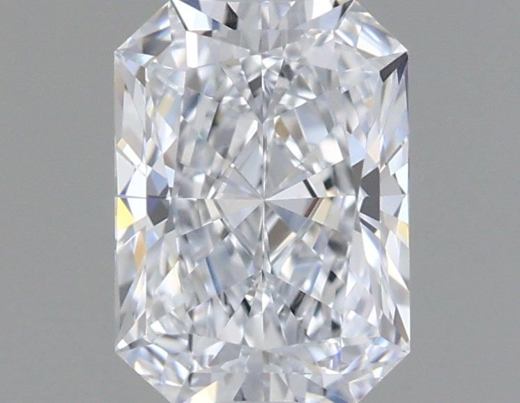 Loose Diamond - RADIANT 1.02ct D IF: Loose Diamond - RADIANT 1.02ct D IF Source: This is a real non-mined Diamond that has been grown in a lab Shape: RADIANT Carats: 1.02 Color: D Clarity: IF Certification: IGI Video: