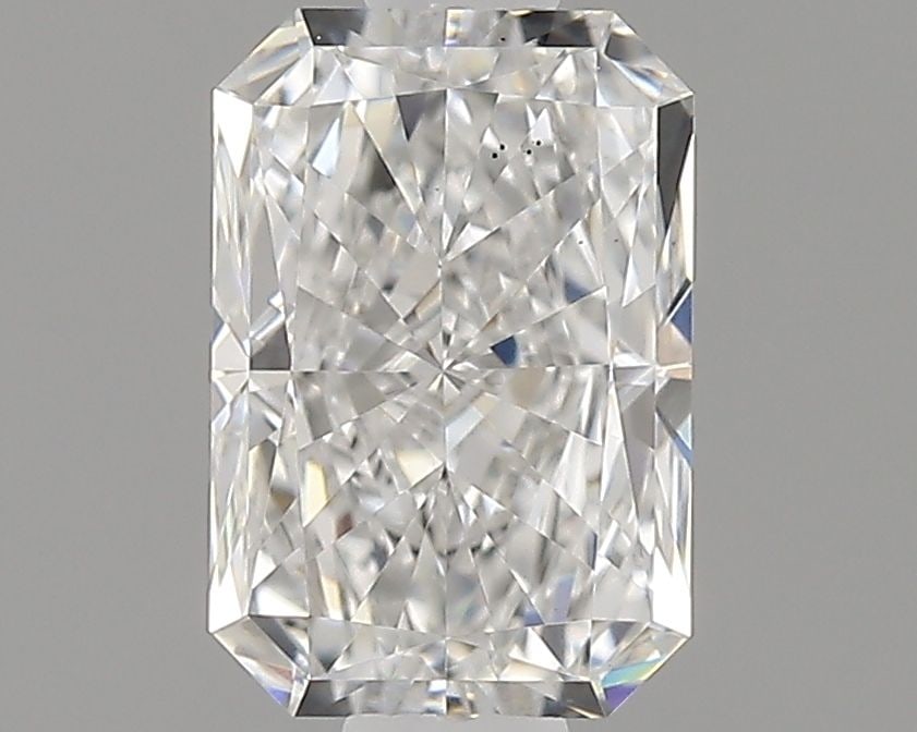 Loose Diamond - RADIANT 0.7ct E VS2: Loose Diamond - RADIANT 0.7ct E VS2 Source: This is a real non-mined Diamond that has been grown in a lab Shape: RADIANT Carats: 0.7 Color: E Clarity: VS2 Certification: IGI Video: